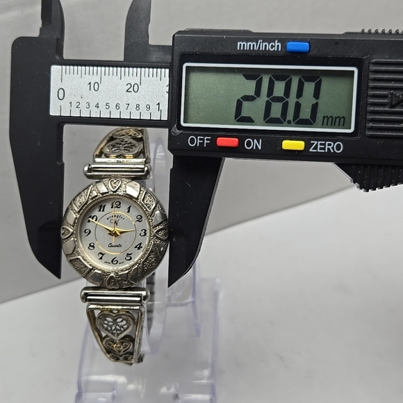 Womens Wrangler Heart Two Tone Quartz Watch With Stretch Band New Battery - Picture 4 of 10